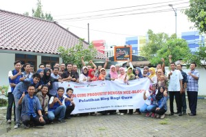 Puluhan Guru Bojonegoro Belajar NgeBlog Di PBG