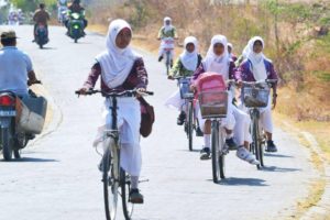 Dari Dana Migas, Tiap Siswa Dapat Rp 2 Juta